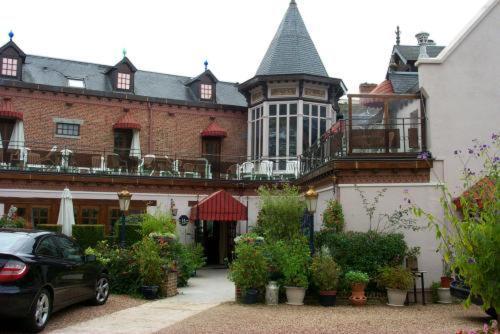 Chateau La Tour Du Roy Vervins Exterior photo